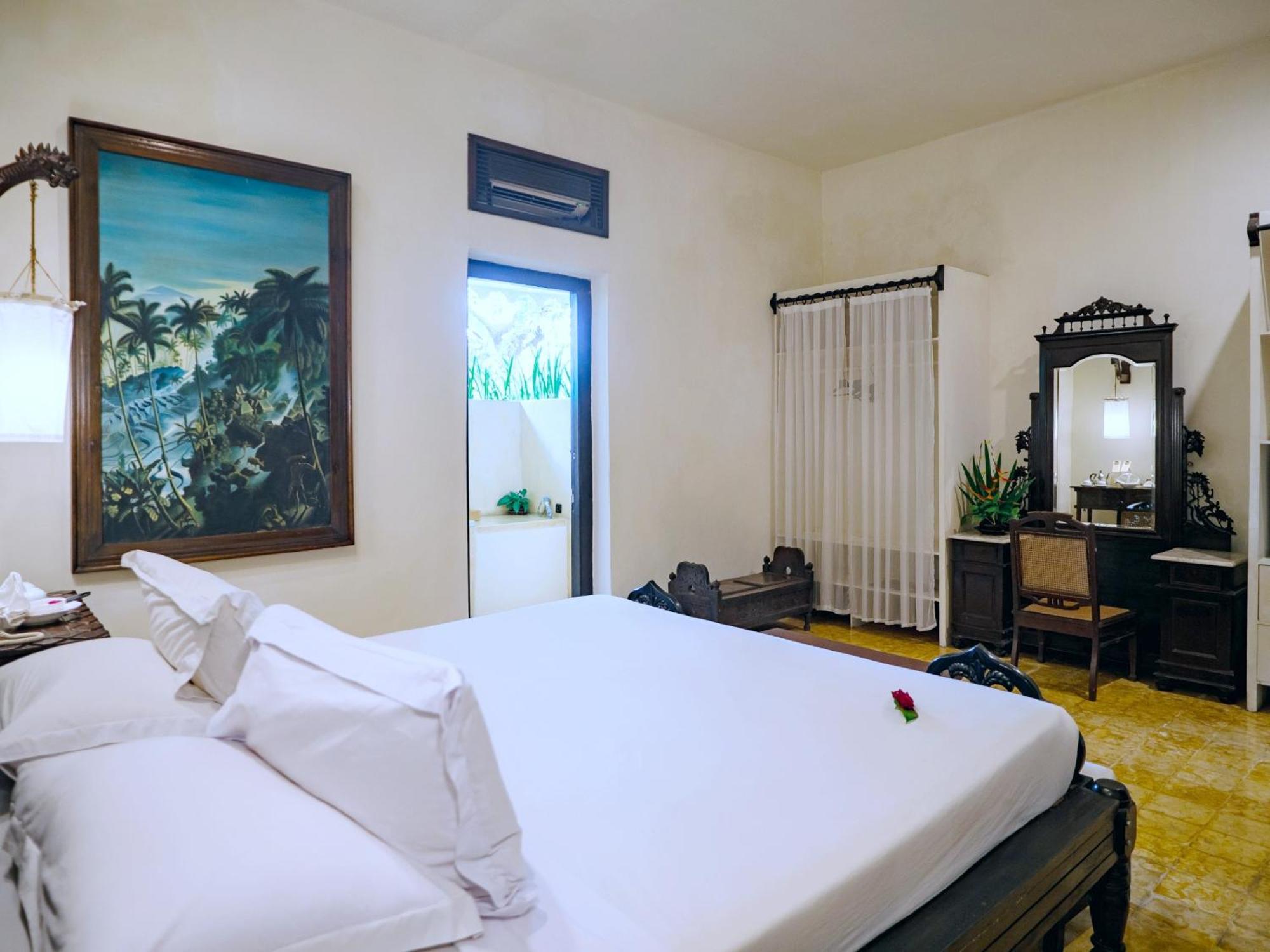 Hotel Tugu Blitar Exterior foto